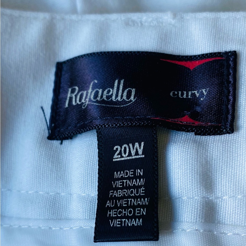 Rafaella - Woman’s (curvy) white leg Capri pants, Size: 20W - Picture 5 of 6